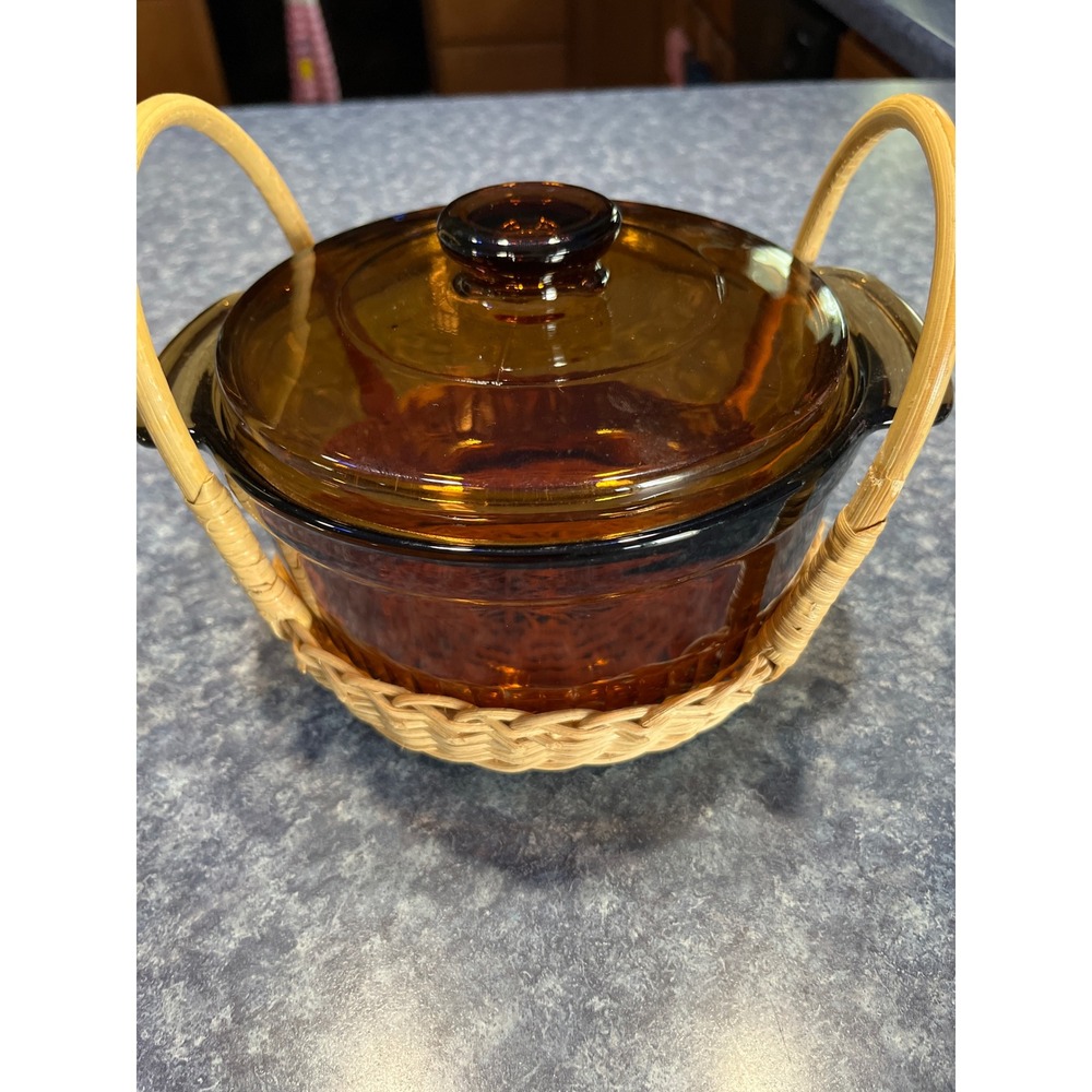 Anchor Hocking Amber Glass Casserole Dish with Lid and Wicker Basket 1 Qt 1438